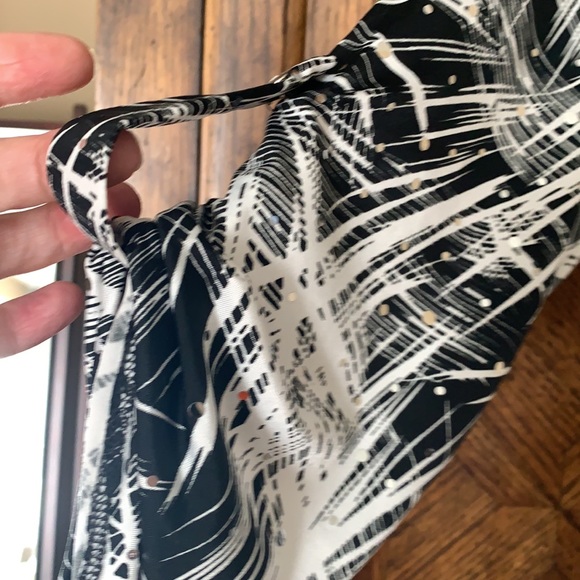 NWT Brittany Black b/w blouse w glitter. Excellent condition - Picture 5 of 8